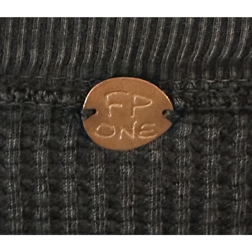 FP One Free People Interlaken Top Womens Large Black Boho Thermal Grunge Casual - Picture 7 of 11